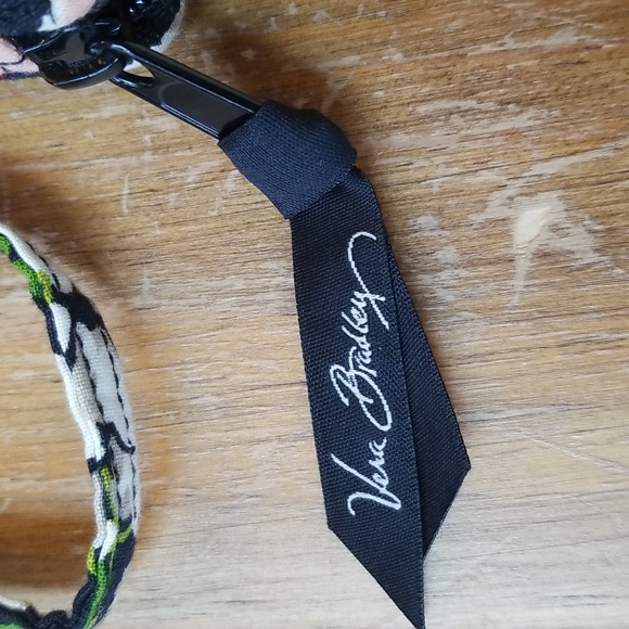 Vera Bradley Small Floral Pattern Wallet Wristlet - Picture 2 of 9